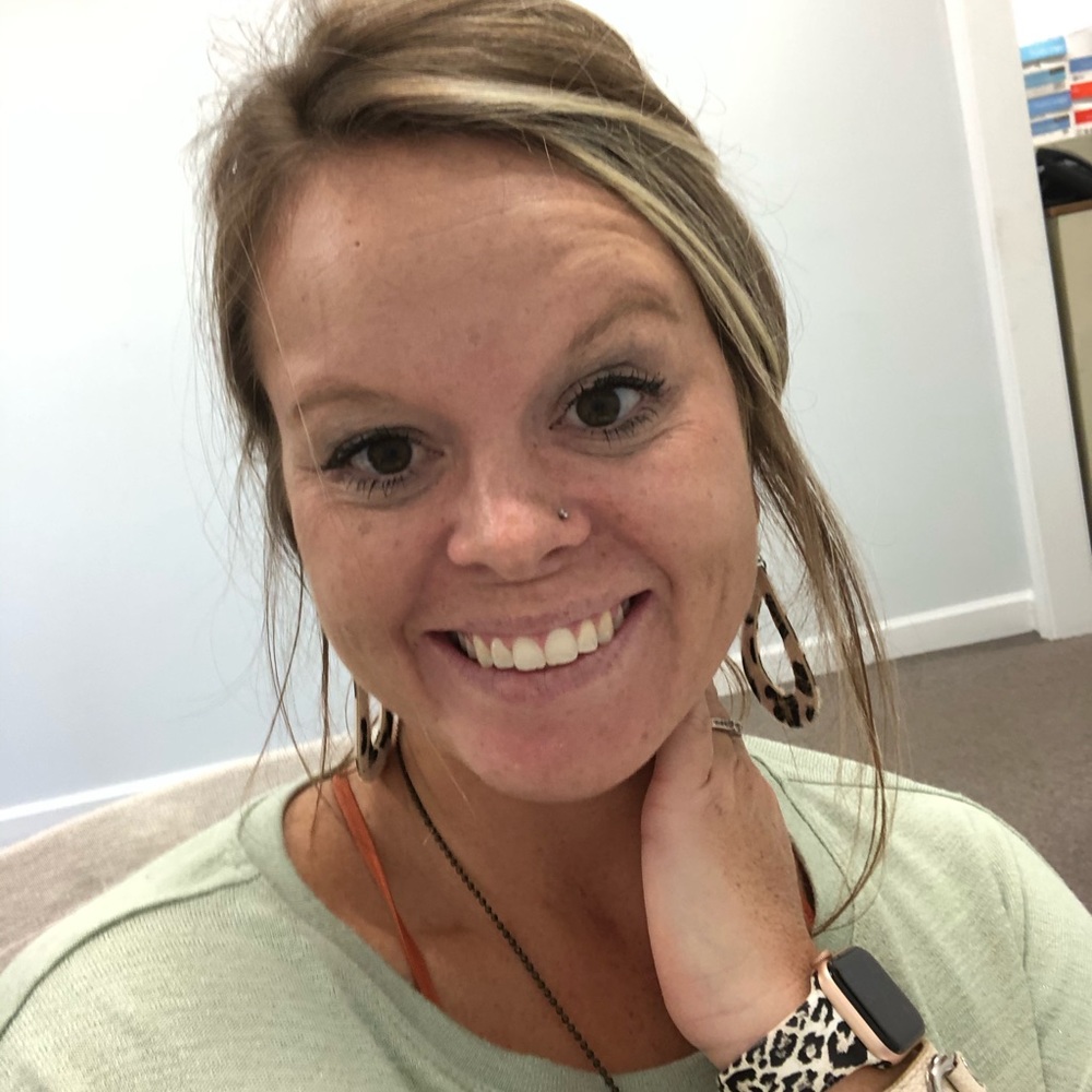 Meet your Posher, Cassandra